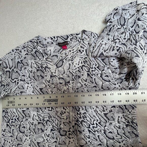 Vince Camuto Womens Snakeskin Print Ruffle Sleeve Blouse Top Small Black/White - Picture 6 of 7
